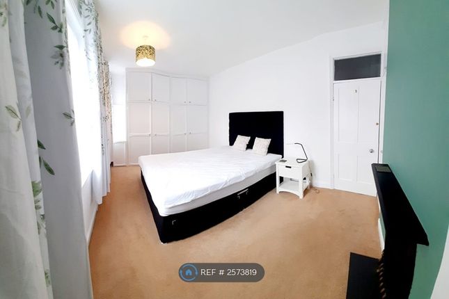 Green Bedroom 1