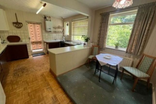 34, Lordswood Gardens, Southampton photo 5