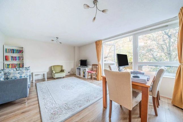 Flat 5, Partridge Court,, Malta Street, London photo 4