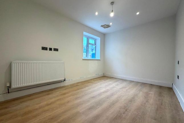 Ground & First Floor, The Avenue, London photo 5