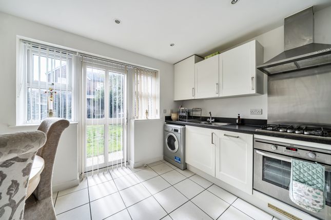 5, Warnford Grove, Sherfield-On-Loddon photo 3