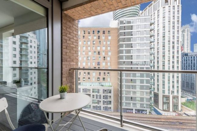 Flat to rent in Heritage Tower, Canary Wharf