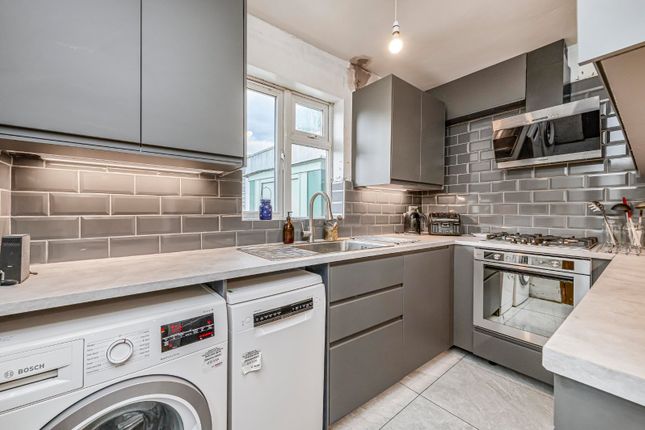 151, Hollydale Road, London photo 3