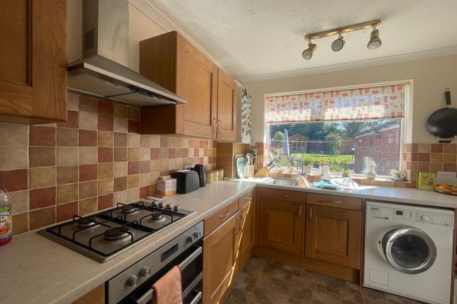 86, NORTHAMPTON photo 4
