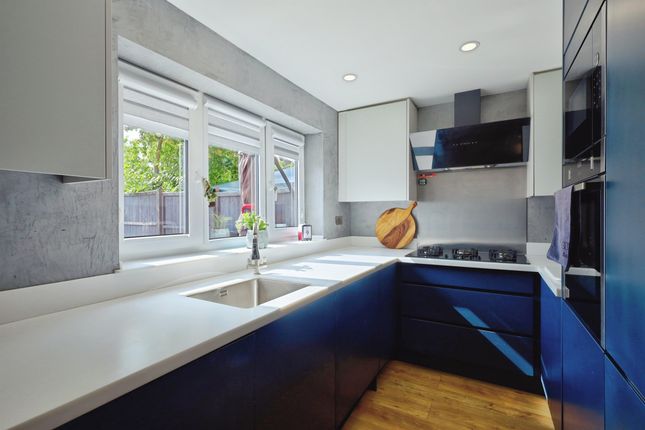 39, James Watt Avenue, Corby photo 4