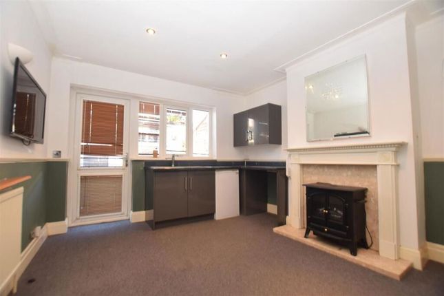 204, Victoria Avenue, Manchester photo 3