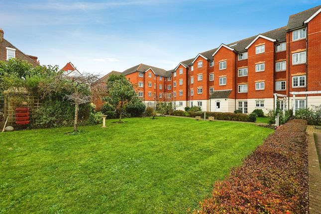 Flat for sale in Queens Crescent, Southsea