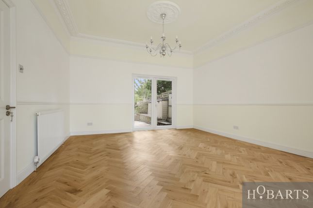 82 Ferme Park Road, Crouch End, London photo 3