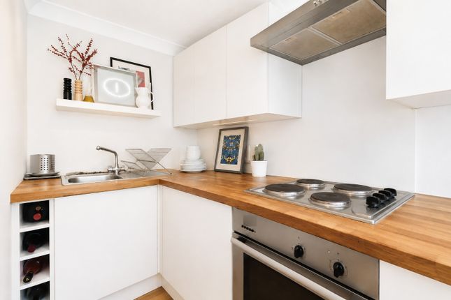29, Malmesbury Terrace, London photo 2