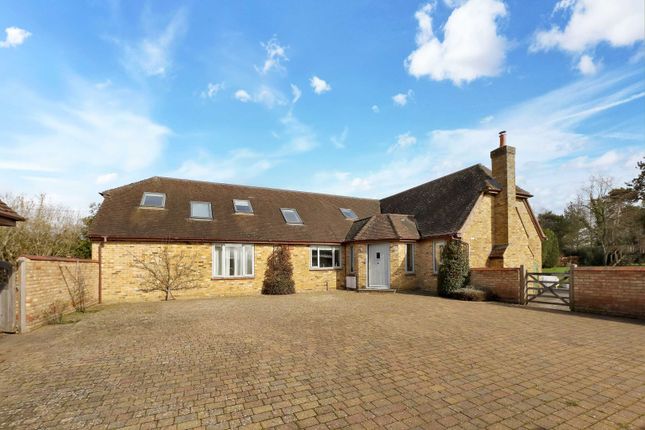 Country house for sale in Chalfont Road, Seer Green, Beaconsfield, Buckinghamshire