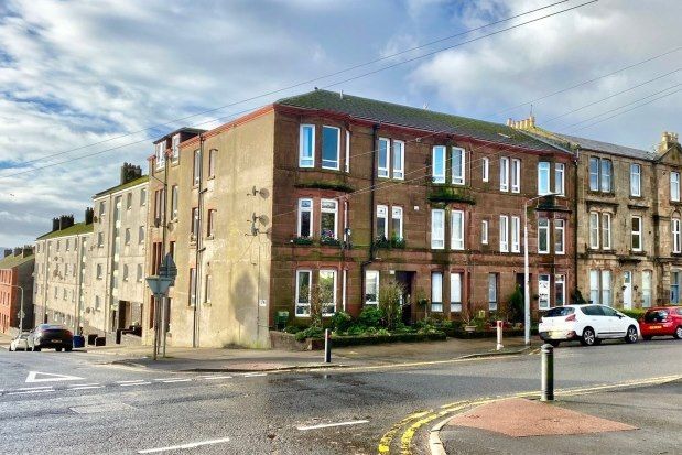 Thumbnail Flat to rent in East Argyle Street, Helensburgh