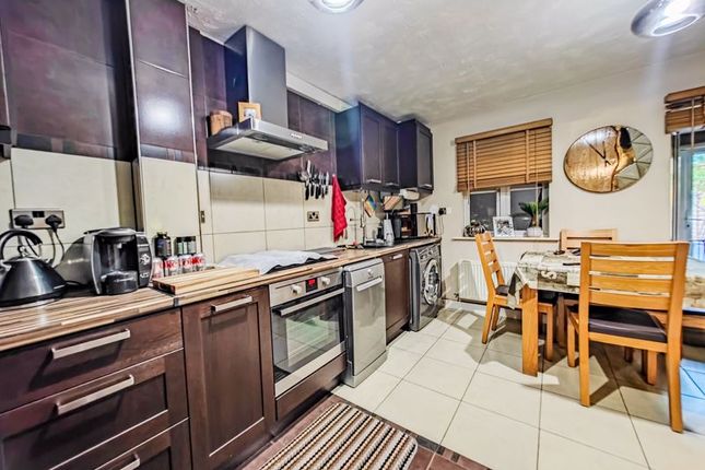 Town house for sale in Battery Road, London