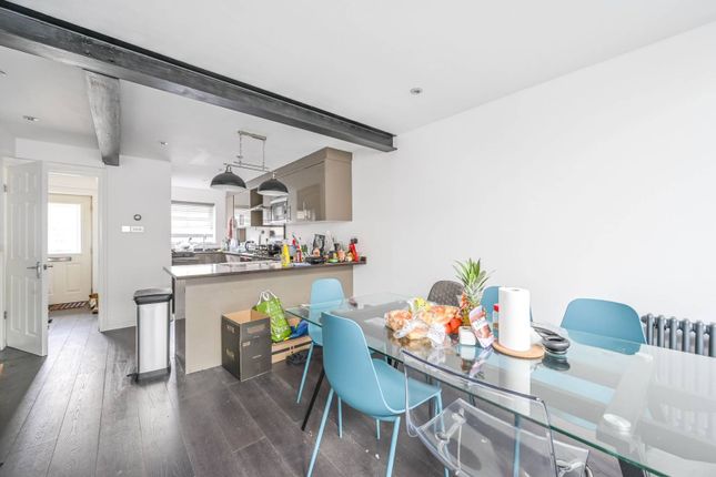 Terraced house to rent in Milligan Street, Canary Wharf, London