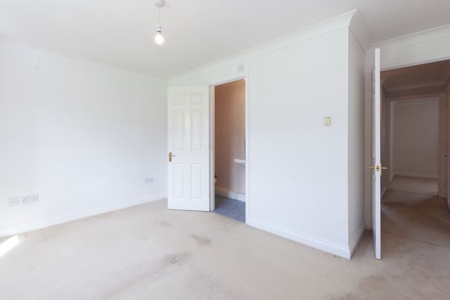 Detached house for sale in Meadow Lane, Oxford
