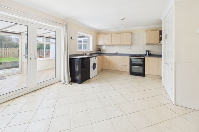 4 Dracaena Avenue, Hayle photo 4