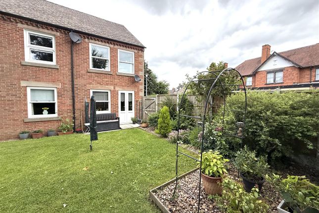 1, Meadow Court, Belper photo 2
