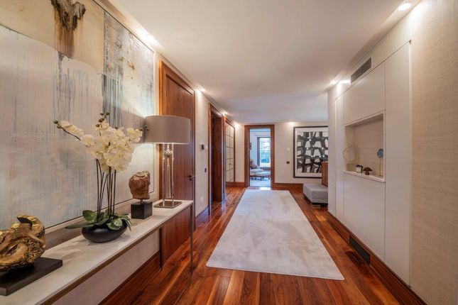Flat for sale in The Bishops Avenue, Hampstead Garden Surburb, London