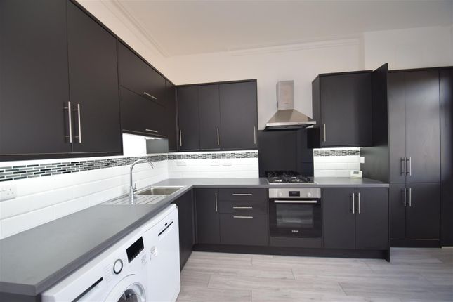 Flat to rent in Love Lane, Pinner