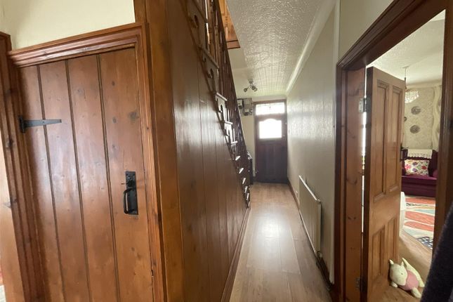 44, Llannon Road, Llanelli photo 3