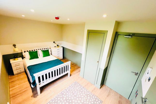 Thumbnail Room to rent in Glenister Park Road, London