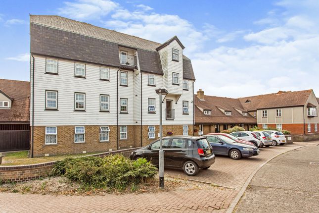 Thumbnail Flat for sale in Lucam Lodge, The Garners, Rochford, Essex