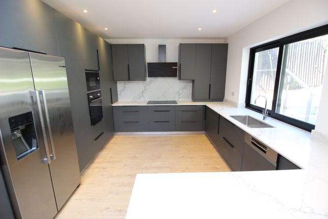 28, Donnington Road, Worcester Park photo 4