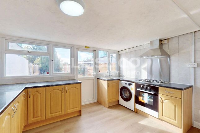 Pinkwell Avenue, Hayes photo 2