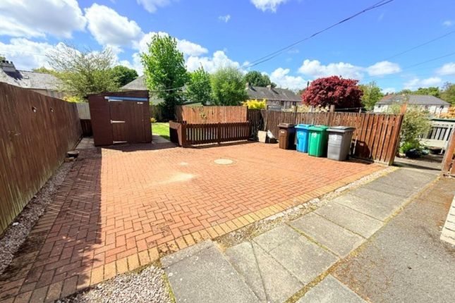 19 Croft Crescent, Glenrothes photo 3