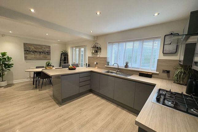20, Aisthorpe Grove, Maghull photo 2