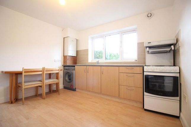 Thumbnail Flat to rent in Northumberland Avenue, Isleworth