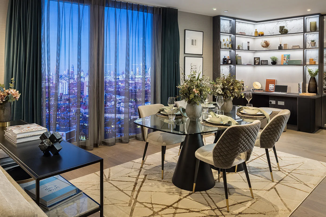1-bed flat on London, £744,888