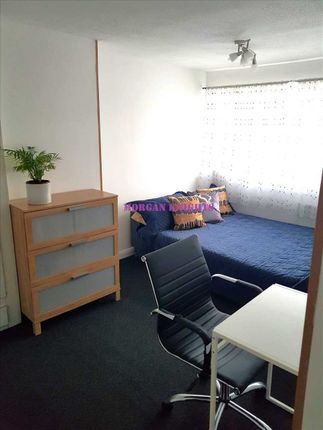 Thumbnail Room to rent in Lathom Road, London