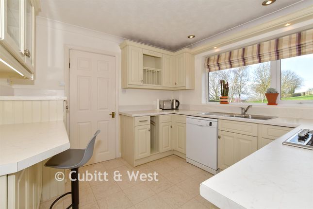 66, Glebelands, Pulborough photo 4