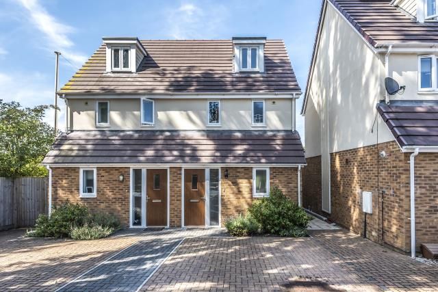 2-bed house on 2, Greyhound View, Oxford, £1,650/mo