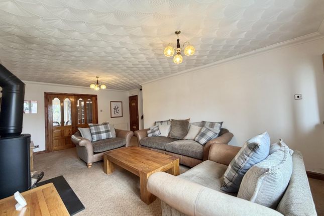 9, Orchard Close, Leeds photo 2