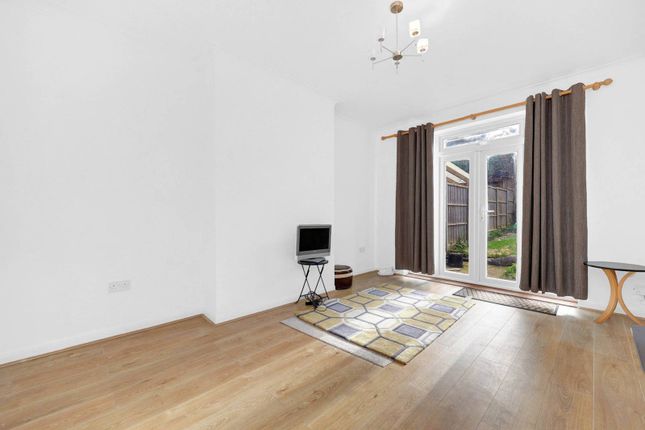 Thumbnail Flat for sale in Hollydale Road, Peckham, London