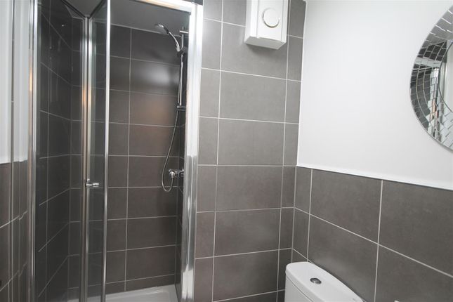 Westmorland Shower Room.Jpg