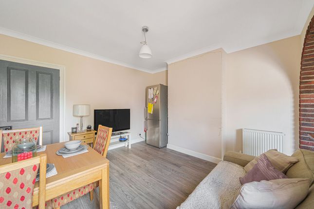 166, Epsom Road, Guildford photo 4