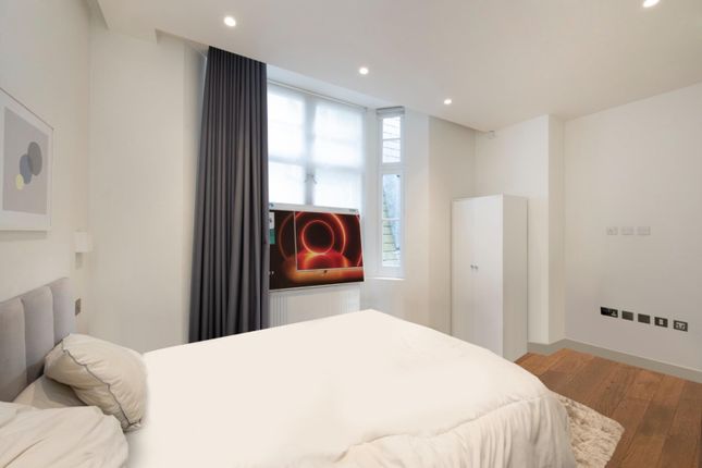 Flat to rent in North Row, Mayfair