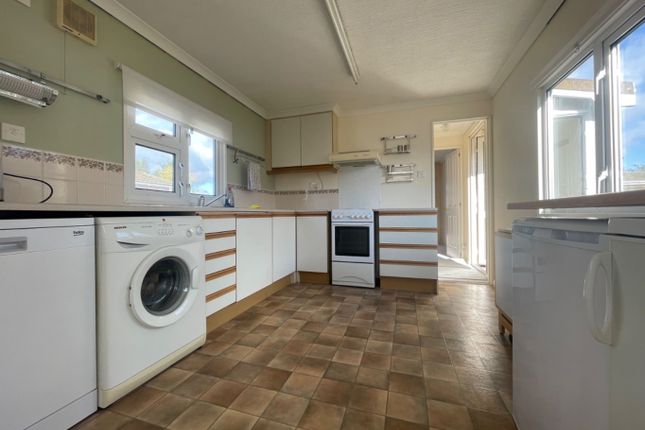 Mobile/park home for sale in Jacks Hill, Graveley, Hitchin, Hertfordshire