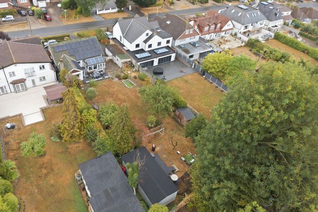 23, Tolmers Road, Cuffley photo 3