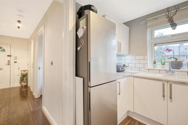Flat for sale in Farthings Close, London