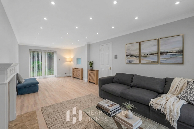 14, Havercroft Close, St. Albans photo 3