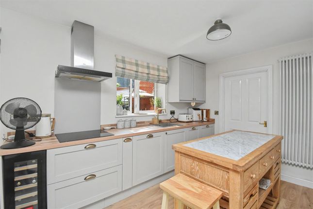 7, Hidcote Close, Corby photo 4