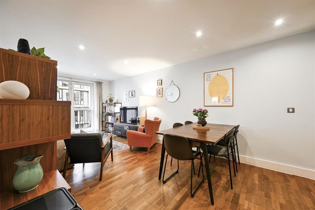 Flat 402, 1 Pepys Street, London photo 3