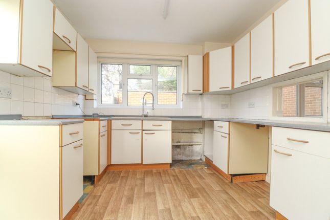 17, Cuthbert Road, Westgate-On-Sea photo 2