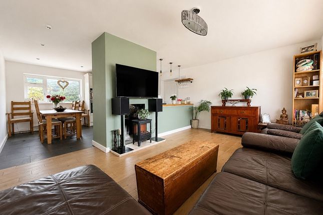 24, Parc-y-felin, Cardiff photo 2