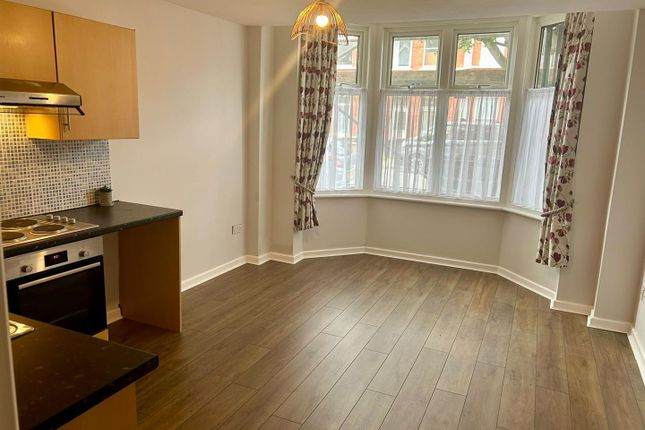 Flat 2, 77-79, Norfolk Road, Cliftonville photo 3