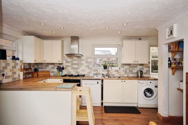 41, Frederick Thomas Road, Gloucestershire photo 3