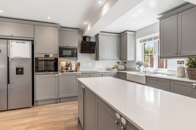 8, Fletcher Close, Tewkesbury photo 4